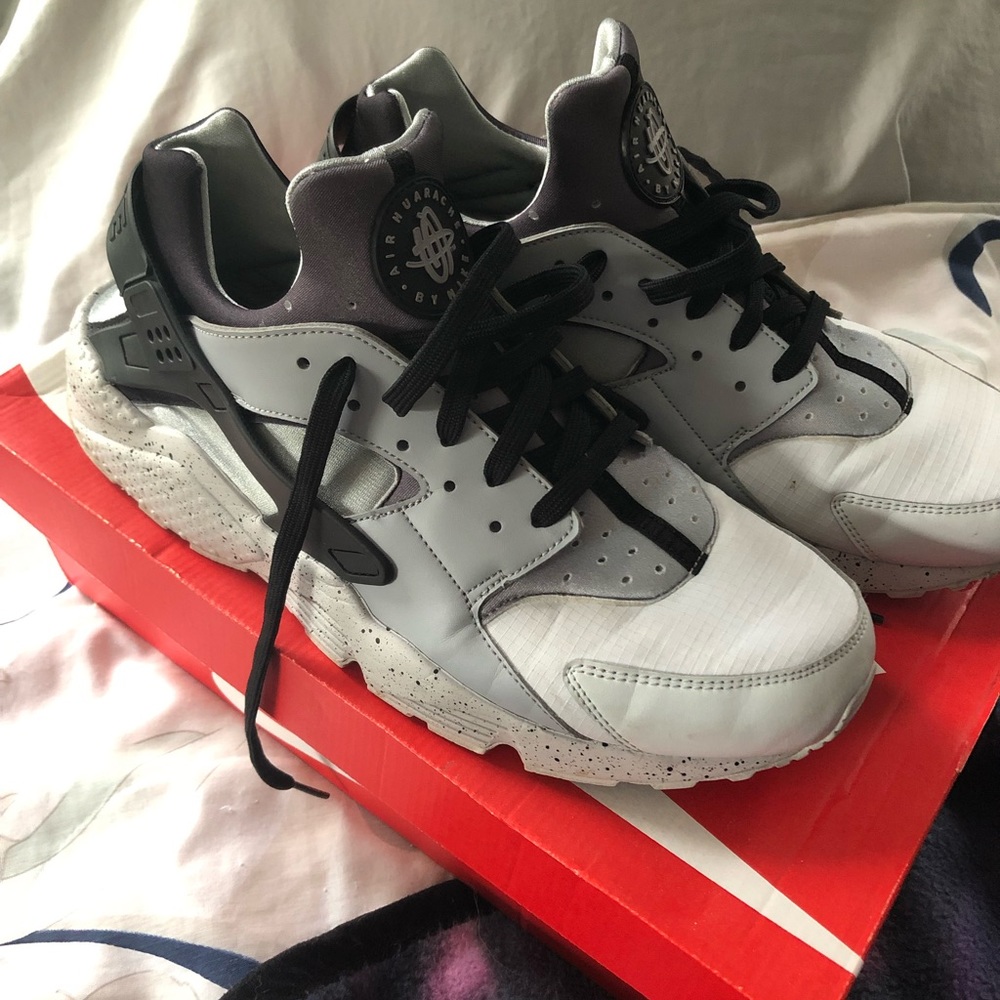 Nike Air Huaraches Men’s Size 13